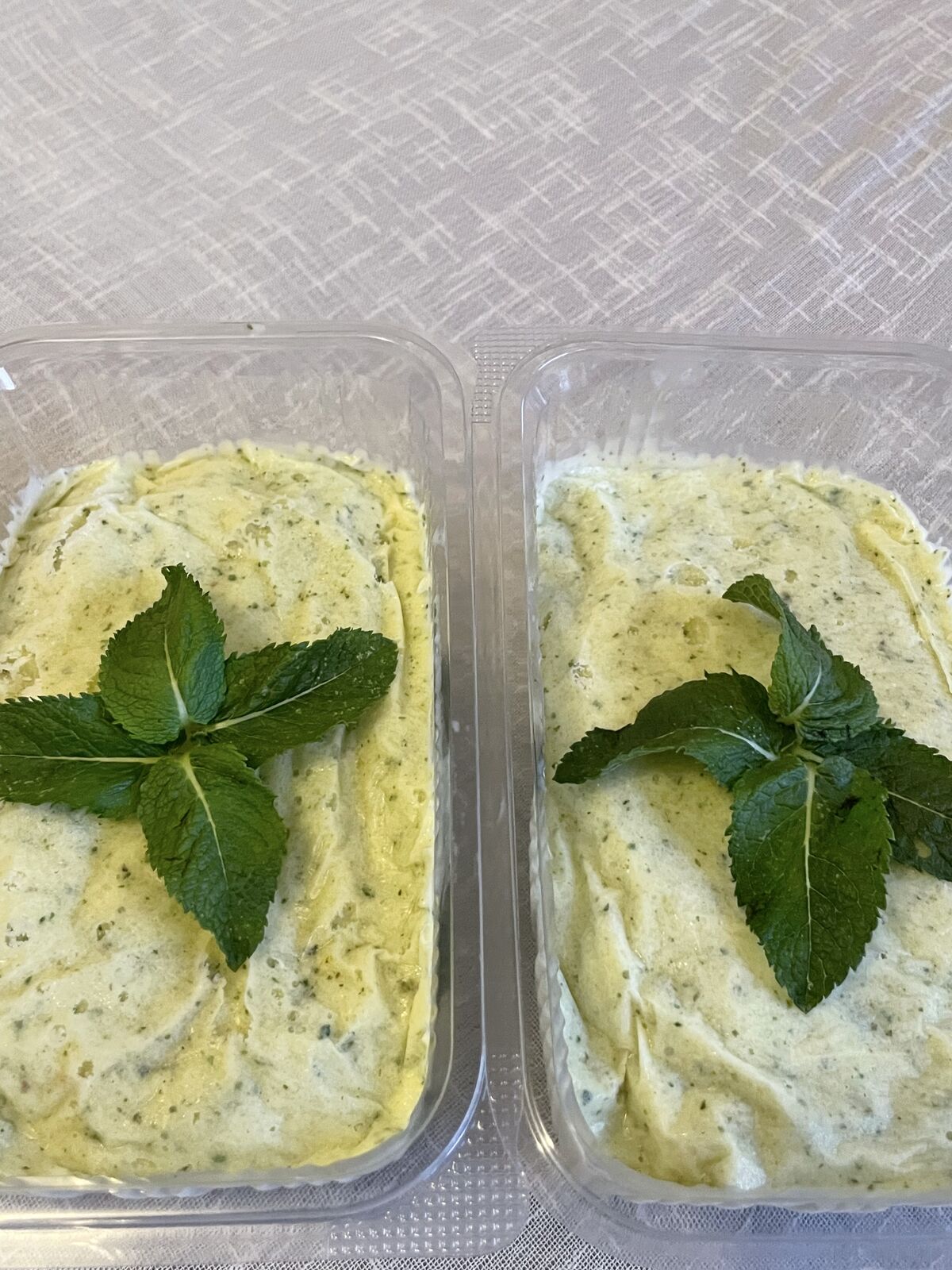 Ferahlatıcı Nane-Limonlu Dövme Dondurma