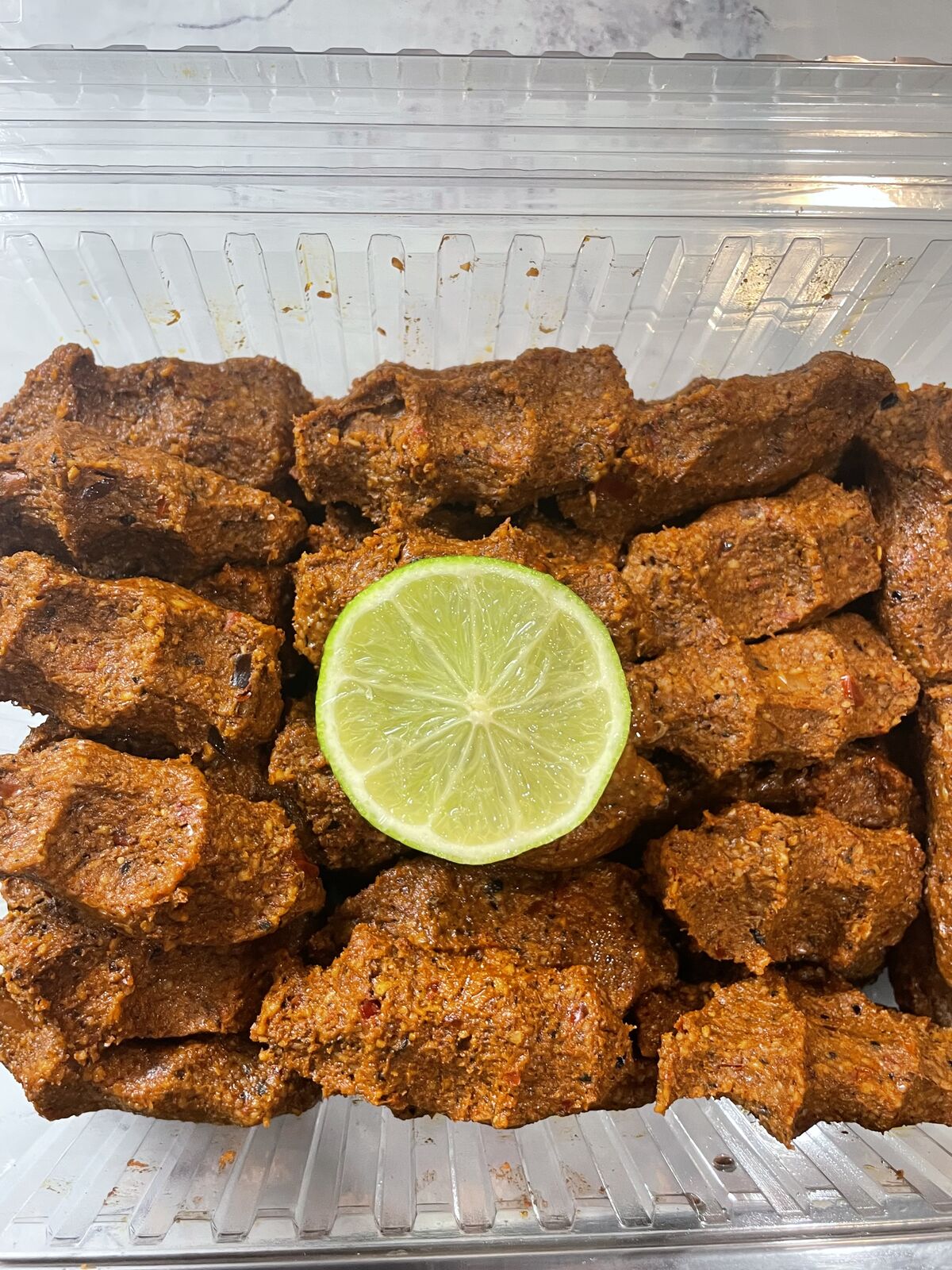 Geleneksel Etsiz Çiğ Köfte