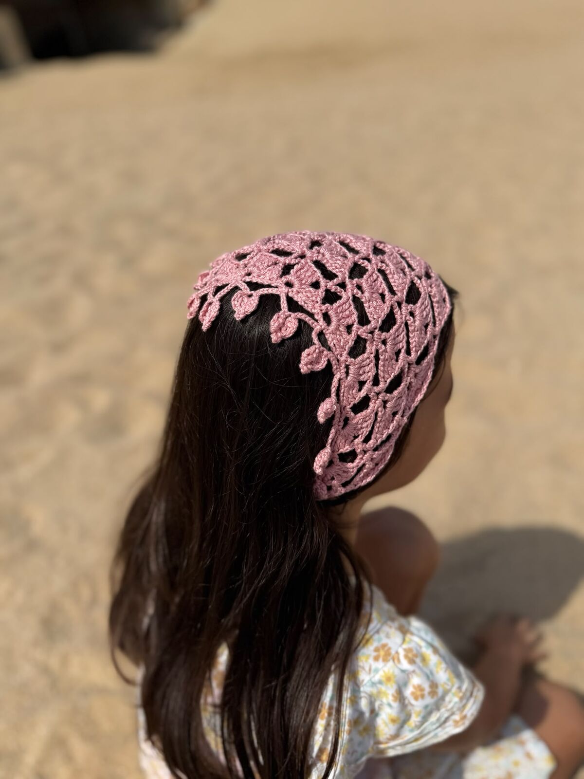 ✨ El emeği örgü bandana.  Şık ve kullanışlı tasarımıyla günlük kombinlerinize eslik edecek. Tamamen el emeğiyle özenle örülmüştür.  📩 Sipariş alınır. İstediğiniz renklerde hazırlanabilir.